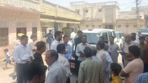 शहर में पानी की समस्या जानने मौके पर पहुंचे कलेक्टर, जलदाय विभाग को समय पर जल आपूर्ति के दिए निर्देश