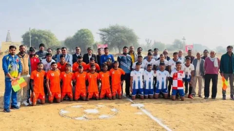 बीदसर में फुटबॉल प्रतियोगिता का शुभारंभ