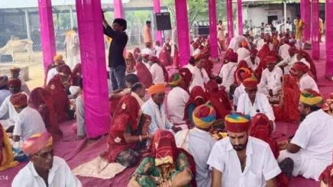 श्री गोपाल महायज्ञ में 108 जोड़ों ने दी आहुति