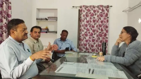 जिला परियोजना समन्वयक राकेश लाटा ने सीबीईओ ऑफिस का किया अवलोकन