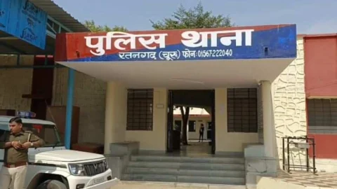 विवाहिता अपने दो बच्चों को लेकर कूदी कुंड में, दो बच्चों की मौत