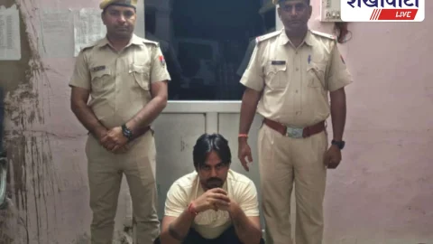 Jhunjhunu News: व्हाट्सएप ग्रुप पर हथियारों के साथ फोटो डाली, गिरफ्तार