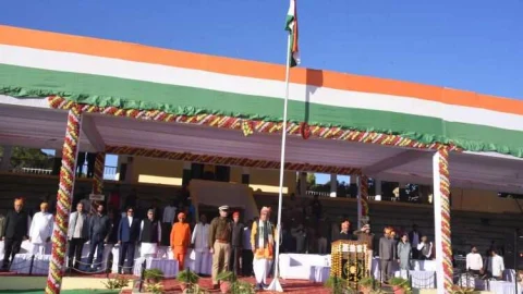 देश भक्ति गीतों के सांस्कृतिक आयोजनों, हर्षोल्लास के साथ मनाया गया गणतंत्र दिवस समारोह