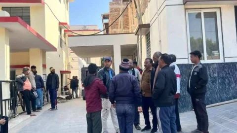 मॉर्निंग वॉक पर जा रहे सेठ और मुनीम की साइकिल को कार ने मारी टक्कर