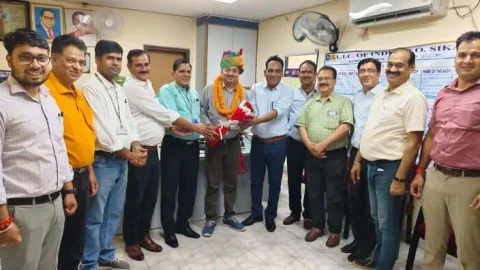 निर्विरोध अध्यक्ष बनने पर बाबर का किया अभिनंदन