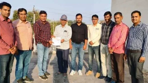 पिता की पुण्य स्मृति में बाजीसर स्कूल में भामाशाह बनाएंगे कमरा