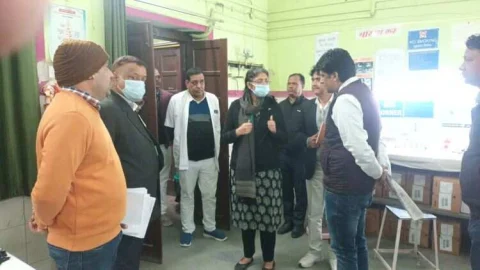 जिला कलेक्टर ने किया बीडीके अस्पताल का औचक निरीक्षण, व्यवस्था बेहतर बनाने के दिए निर्देश