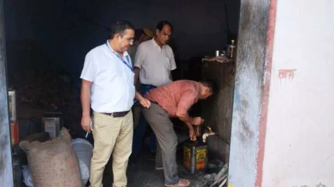 मिलावट करने वालों के खिलाफ कार्रवाई