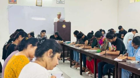 शिक्षक दिवस पर विशेष : एक शिक्षक जिसका पूरा जीवन गरीब बच्‍चों के लिए बीता