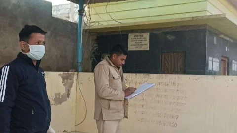 जिला अस्पताल में मिला साधु का शव