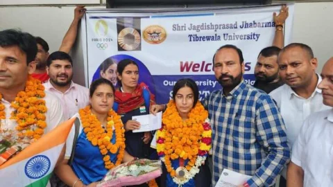 पेरिस पैरा ओलंपिक से पदक लेकर पहुंची शीतल देवी श्री जेजेटी विश्वविद्यालय की छात्रा