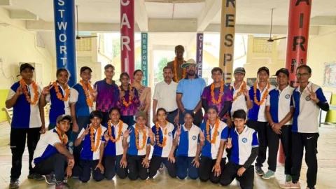 मोहनलाल पीरामल का जन्मदिवस और अंडर-17 बालिका क्रिकेट टीम की शानदार जीत पर कार्यक्रम आयोजित