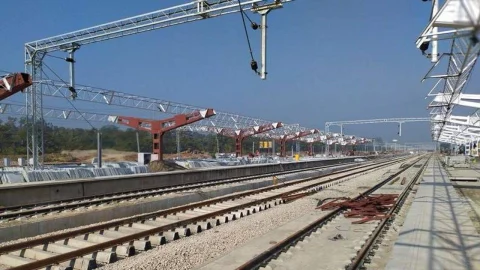 आखिर क्यों चोरी नहीं होती ट्रेन की पटरियां? इसे छूने से भी डरते हैं चोर, वजह जानकर रह जाएंगे हैरान