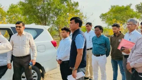 जिला कलक्टर ने किया पाटन तहसील में निरीक्षण