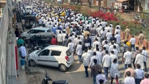 झुंझुनू जिले के चिकित्सकों ने 3 किलोमीटर महारैली निकाली, अखिल राजस्थान सेवारत चिकित्सक संघ (अरिस्दा) भी आया समर्थन में