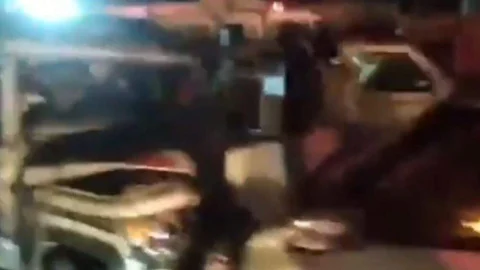 निजी एंबुलेंस और कार में टक्कर, तीन लोगों की मौत