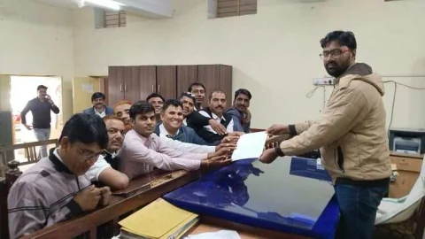 क्षतिग्रस्त टोल स्टेट हाईवे सड़क को दुरस्त करवाने की मांग