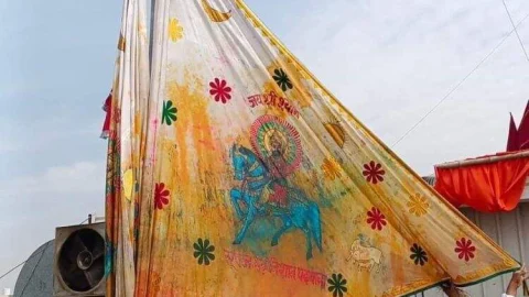 खाटूश्यामजी में 376वां सूरजगढ़ का निशान चढ़ाया