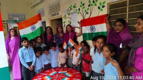 “आँचल से आसमान तक- -घर घर तिरंगा – हर घर तिरंगा”