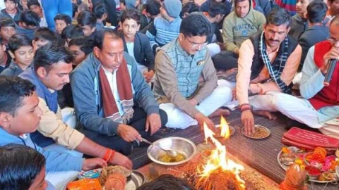 धानुका आदर्श विद्या मंदिर में परीक्षा यज्ञ सम्पन्न