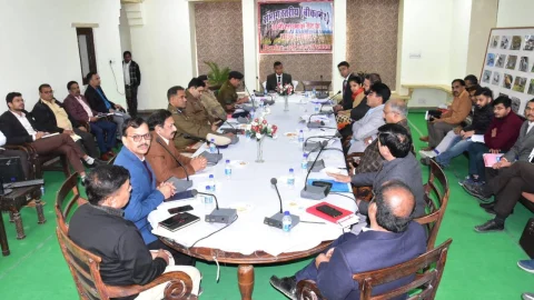 कानून व्यवस्था पर रहे नियंत्रण, योजनाओं का अंतिम छोर तक पहुंचे लाभ – डॉ पवन