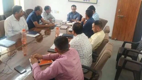 जिला कलेक्टर डॉ. खुशाल ने मंडावा में की जनसुनवाई