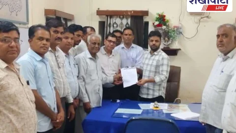 अजाक संघ ने राष्ट्रपति के नाम सौंपा ज्ञापन, लोकतंत्र पर चिंता व्यक्त