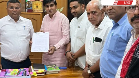 जीण माता मंदिर पुजारियों से दुर्व्यवहार मामले में कलेक्टर को सौंपा ज्ञापन