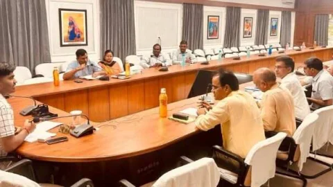 20 सूत्री आर्थिक कार्यक्रम के तहत आवंटित लक्ष्यों को तय समय में पूर्ण करें – अतिरिक्त जिला कलेक्टर