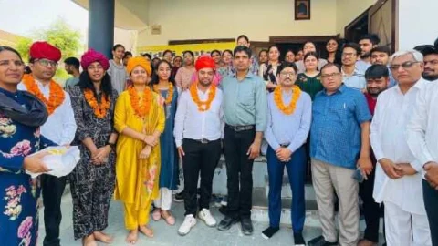 विधि सत्संग संस्थान की ओर से कनिष्ठ विधि अधिकारी पद पर चुने गए युवाओं का अभिनंदन