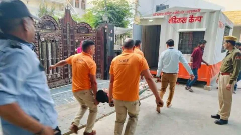 खाटू मेले की भीड़ में फंसे श्रद्धालु को किया रेस्क्यू, माॅक ड्रिल