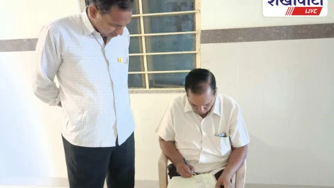 Sikar News: सीएमएचओ ने पीएचसी का निरीक्षण कर जांची व्यवस्थाएं