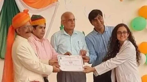 मेडिकल स्टूडेंट्स मणि दत्त मेहता ने यूनिवर्सिटी परीक्षा में पूरे राजस्थान में तीसरा स्थान किया प्राप्त