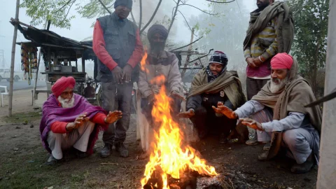 Rajasthan Weather News: राजस्थान में आज से बिगड़ेगा मौसम,इन जिलों में बढ़ेगी ठंड, बारिश के भी बने आसार