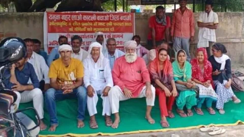 किसान महासभा का यमुना नहर लाओ धरना छवें दिन भी जारी, धरने में महिलाओं ने भी लिया भाग