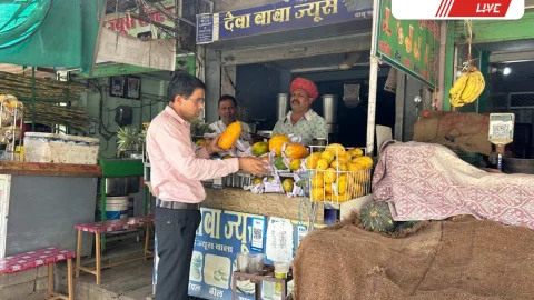 Sikar News – फल व सब्जियों की जांच के लिए सैम्पल,एसीटिलीन के उपयोग पर नजर