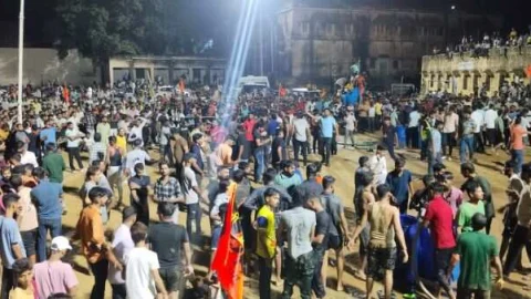 विश्व हिंदू परिषद के 60 वर्ष पूर्ण होने के उपलक्ष में मटकी फोड़ प्रतियोगिता आयोजित