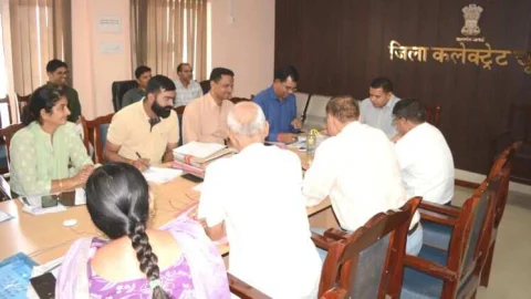 बोर्ड परीक्षाओं का परीक्षा परिणाम बेहतर हो – जिला कलक्टर