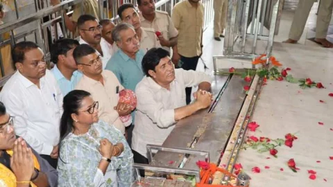 जिले की प्रभारी सचिव श्रेया गुहा ने दूसरे दिन खाटूश्यामजी में किसान गौशाला का किया निरीक्षण