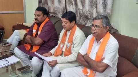 भाजपा कार्यकर्ता घर घर जाकर बताएंगे केंद्र सरकार की जन कल्याणकारी योजनाएं – सांसद