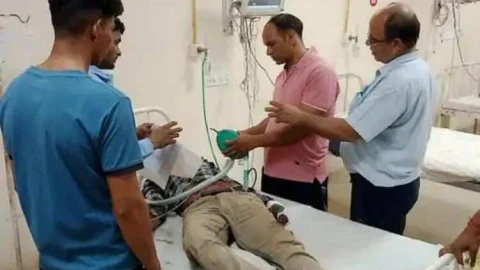 टेंपो की टक्कर से बाइक सवार घायल, सिर और कान में आई चोट