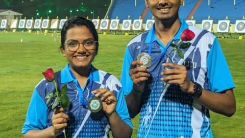 श्री जेजेटी यूनिवर्सिटी के तीरंदाजों ने ऑल इंडिया इंटर यूनिवर्सिटी स्पर्धा में दो सिल्वर ब्रॉन्ज मैडल पर जमाया कब्जा