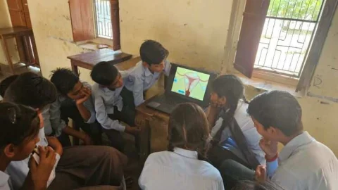 सैनेट्री नैपकिन परियोजना : सतत विकास लक्ष्यों की प्राप्ति में झुंझुनू के विद्यालयों की भूमिका