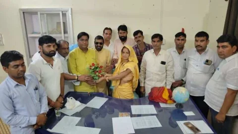 निलंबन आदेश पर हाईकोर्ट की रोक के बाद फिर संभाली प्रधान ने कुर्सी