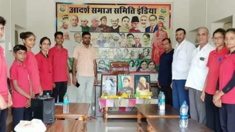 स्वतंत्रता सेनानी नेताजी सुभाष चंद्र बोस की पुण्यतिथि व विजयलक्ष्मी पंडित की जयंती मनाई