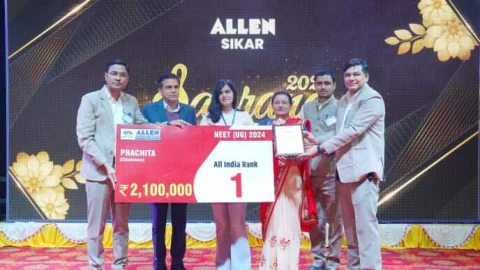 एलन सीकर की नीट ऑल इंडिया टॉपर प्राचिता को दिया 21 लाख का पुरस्कार