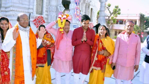 मोदी परिवार द्वारा आयोजित श्रीमद् भागवत कथा का भव्य आगाज