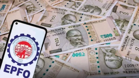 EPFO नें पैसे निकालने के नियमों में किया बदलाव, मिनिमम बैलेंस का नियम भी बदला, देखें डीटेल्स