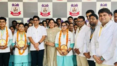 ढूकिया नर्सिंग काॅलेज में टाॅपर रहे छात्र-छात्राओं का सम्मान