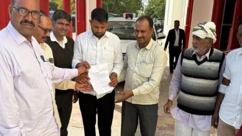 देसुसर को नवीन ग्राम पंचायत बनाने की उठी मांग, जिला कलेक्टर को सौंपा ज्ञापन